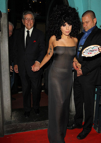 Lady Gaga'nın sıradışı kıyafetleri - Sayfa 2