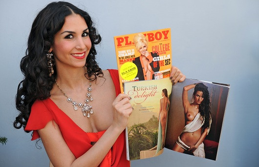 Playboy kapağından başörtülü role - Sayfa 4