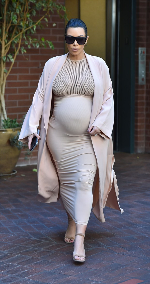 Hamile Kardashian transparan giydi - Sayfa 2