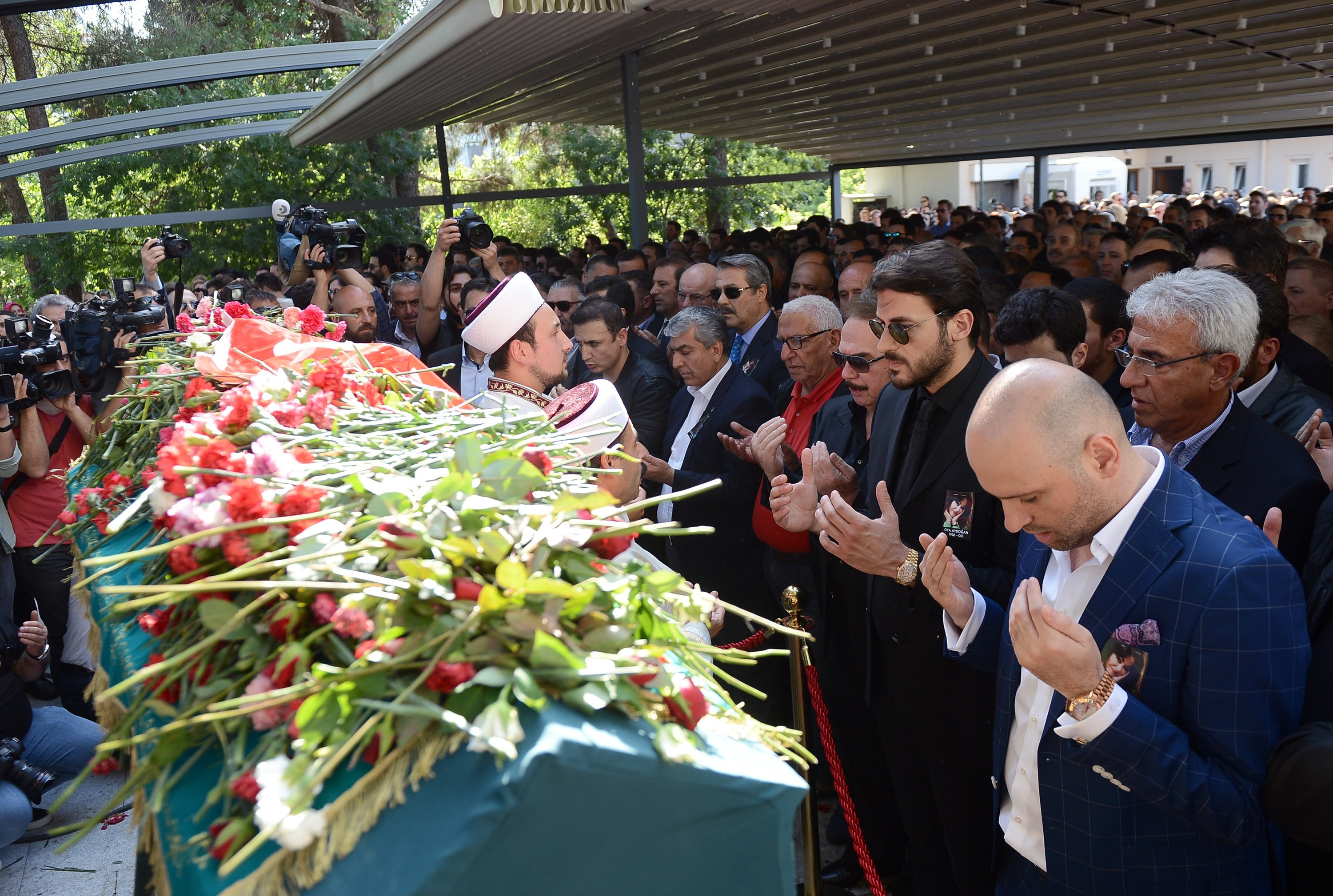 Oya Aydoğan'ın cenazesinde büyük ayıp - Sayfa 2