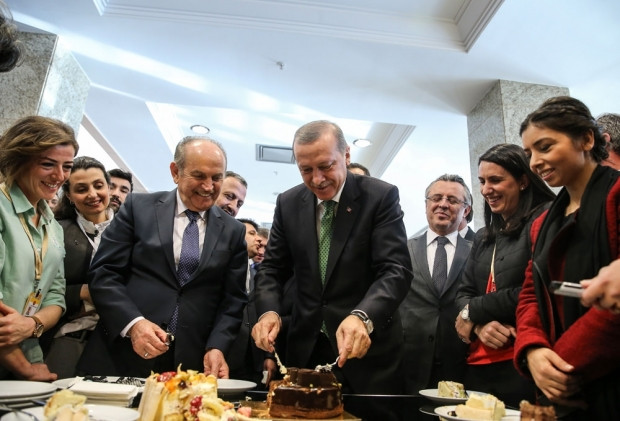 Gazetecilerden Erdoğan'a doğum günü sürprizi - Sayfa 2
