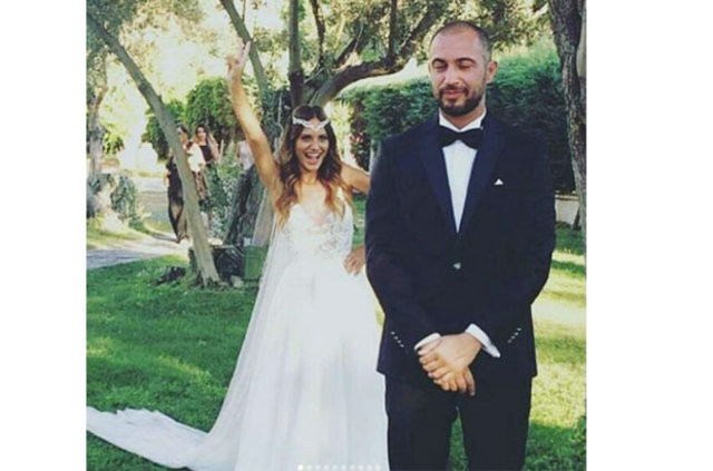 Ünlü oyuncu İzmir'deki kır düğünü ile evlendi! - Sayfa 1
