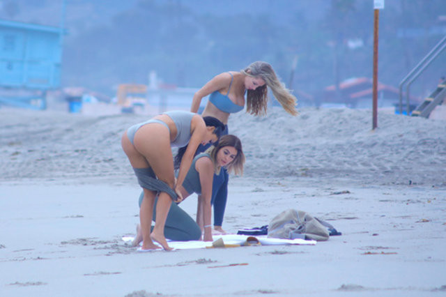 Kim Kardashian sahilde spor yaptı! - Sayfa 4